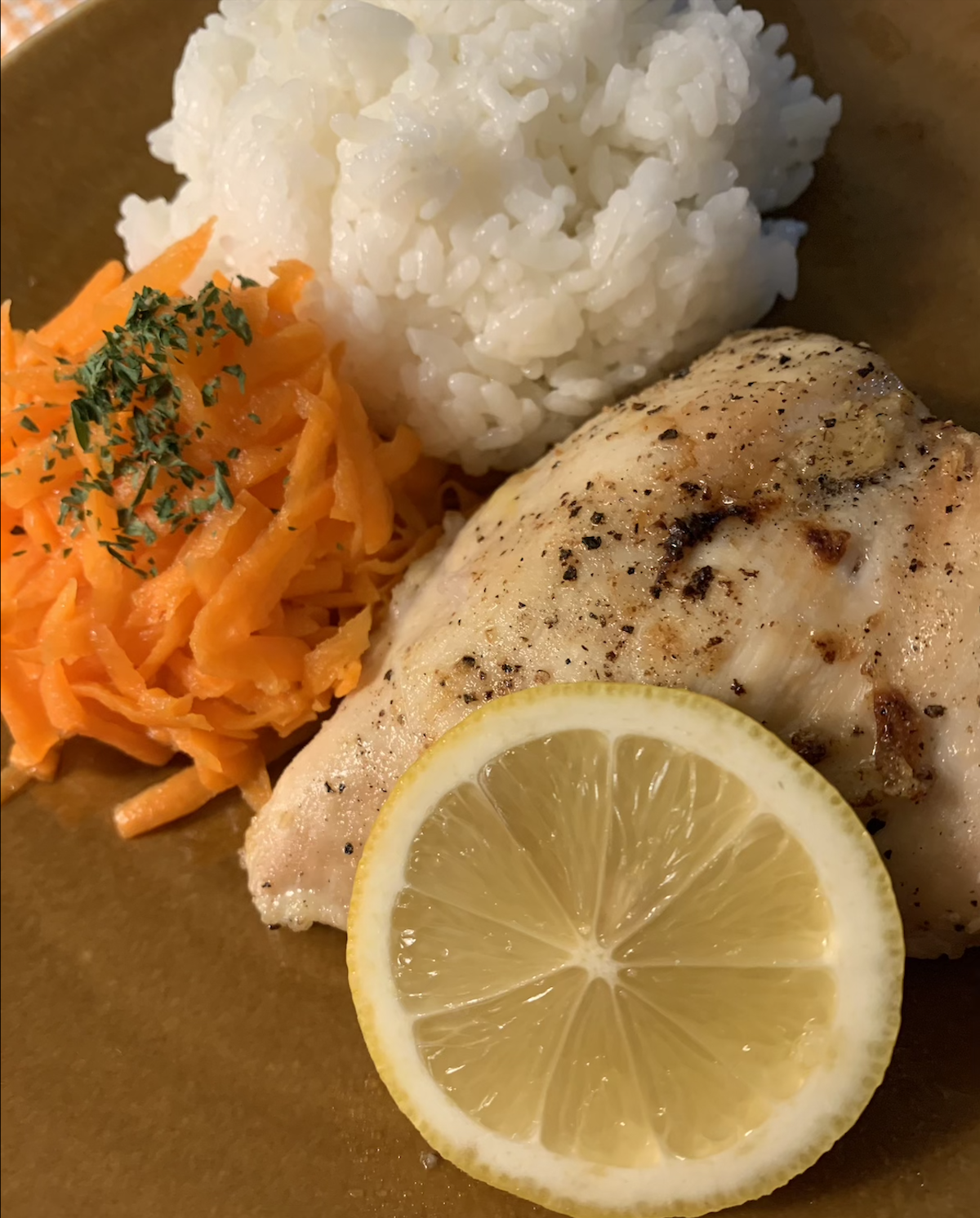 レモンの爽やかな鶏むね肉のソテー